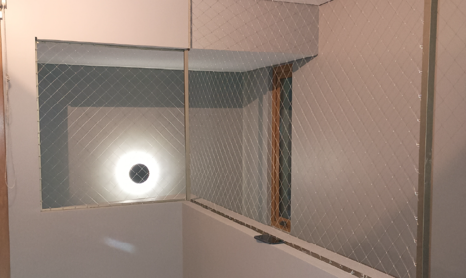 Mallas de seguridad instaladas en escaleras